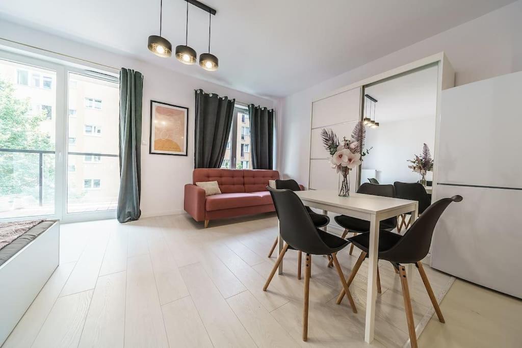 Cozy And Spacious-city Center&s42 Apartament Warszawa